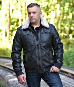 Sekrety idealnego dopasowania: jak dobrać rozmiar kurtki skórzanej?