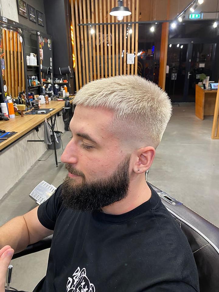 Rozmowa z rodzicami o farbowaniu włosów