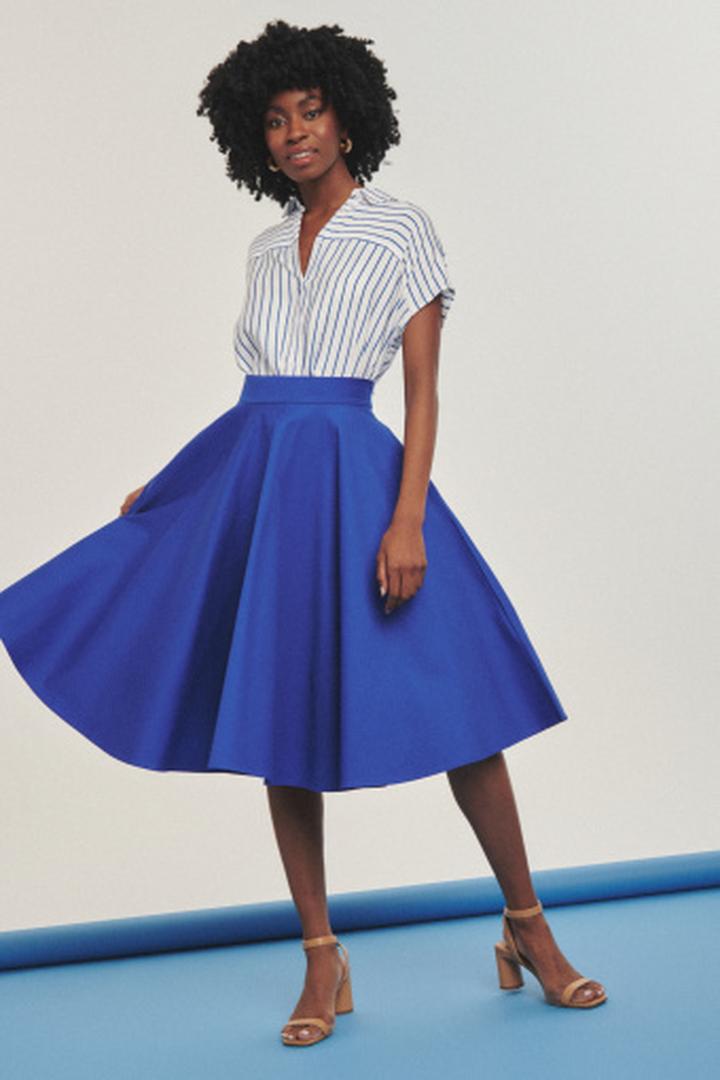 Stylizacja rozkloszowanej spódnicy