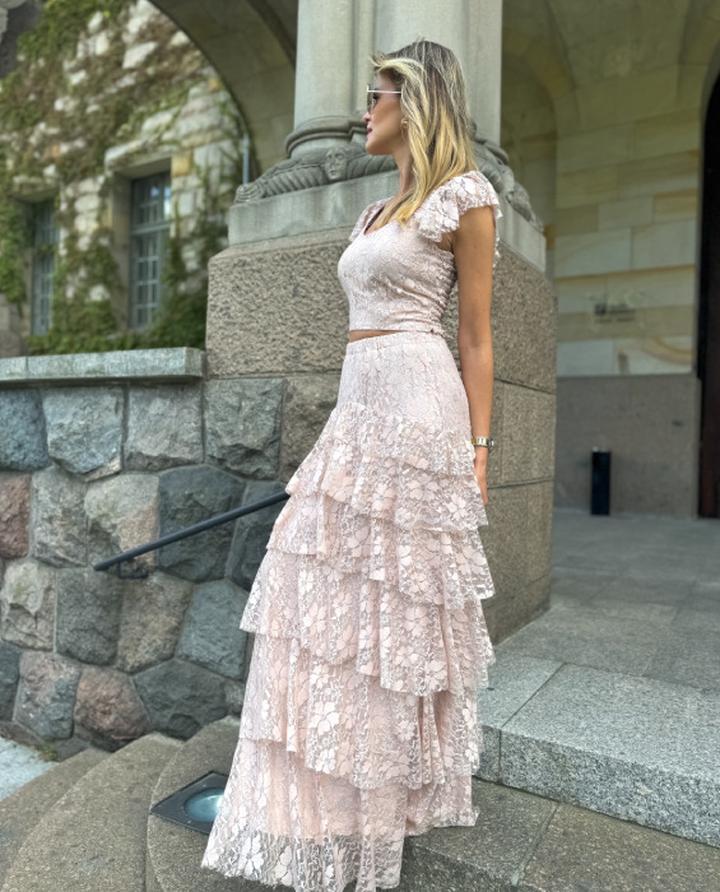 Stylizacje spódnic na różne pory roku