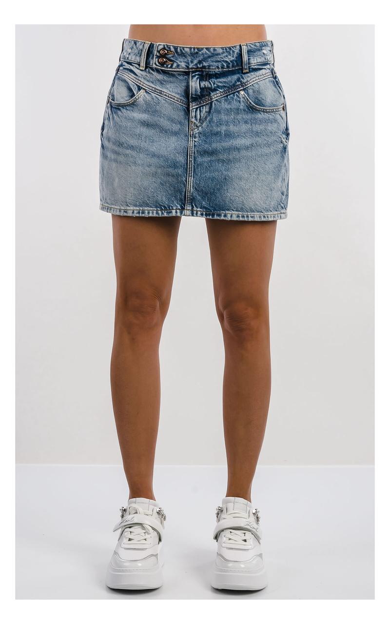 Dodatki do przedłużonej spódnicy dżinsowej