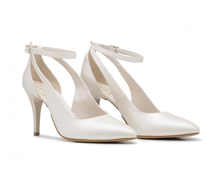 Dobór stylu i koloru butów ślubnych