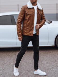 Jakie buty idealnie pasują do brązowej kurtki? Przewodnik po stylowych połączeniach