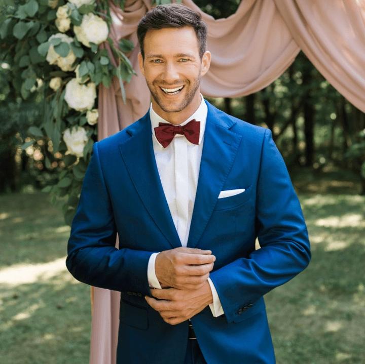 Stylowe połączenia: jakie buty idealnie pasują do niebieskiego garnituru?