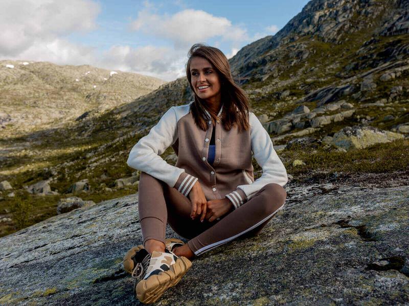 Stylowe połączenia: jakie buty najlepiej pasują do bomberki?