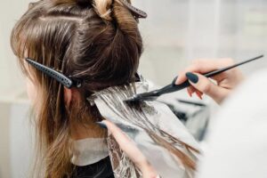 Jak często można farbować włosy szamponetką, aby uniknąć zniszczeń?
