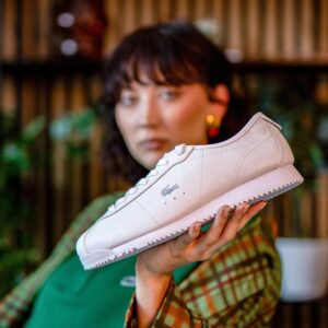 Najlepsze buty sportowe na wiosnę 2026 – trendy i wygoda w Twojej szafie