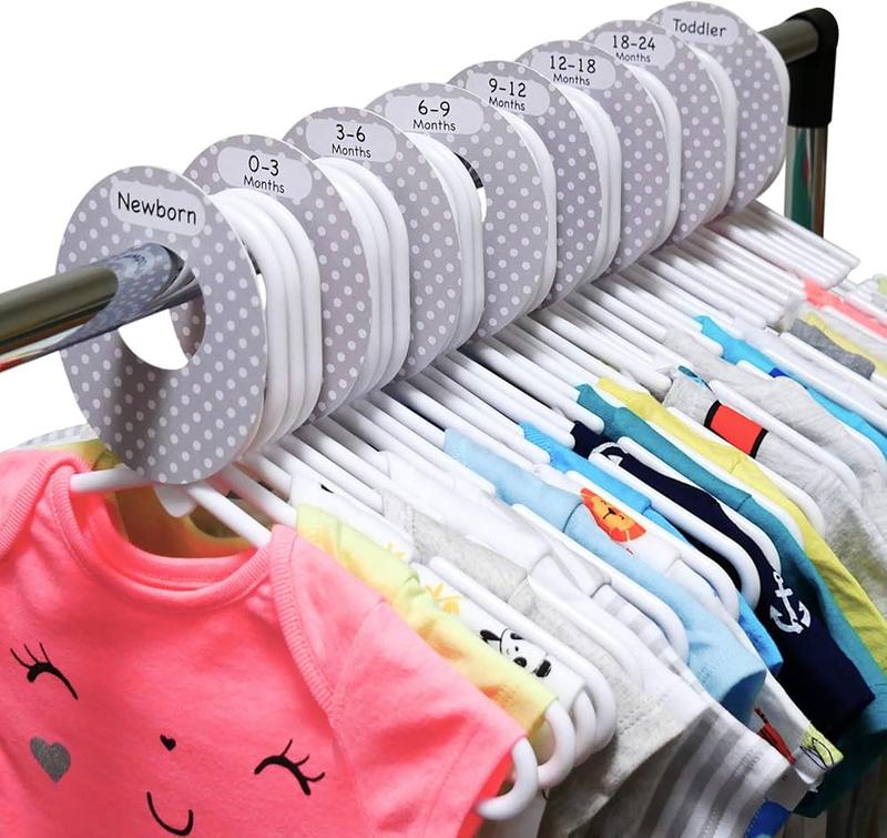 Jak dobrać ubrania dla malucha w wieku 6-12 miesięcy – co to za rozmiar?